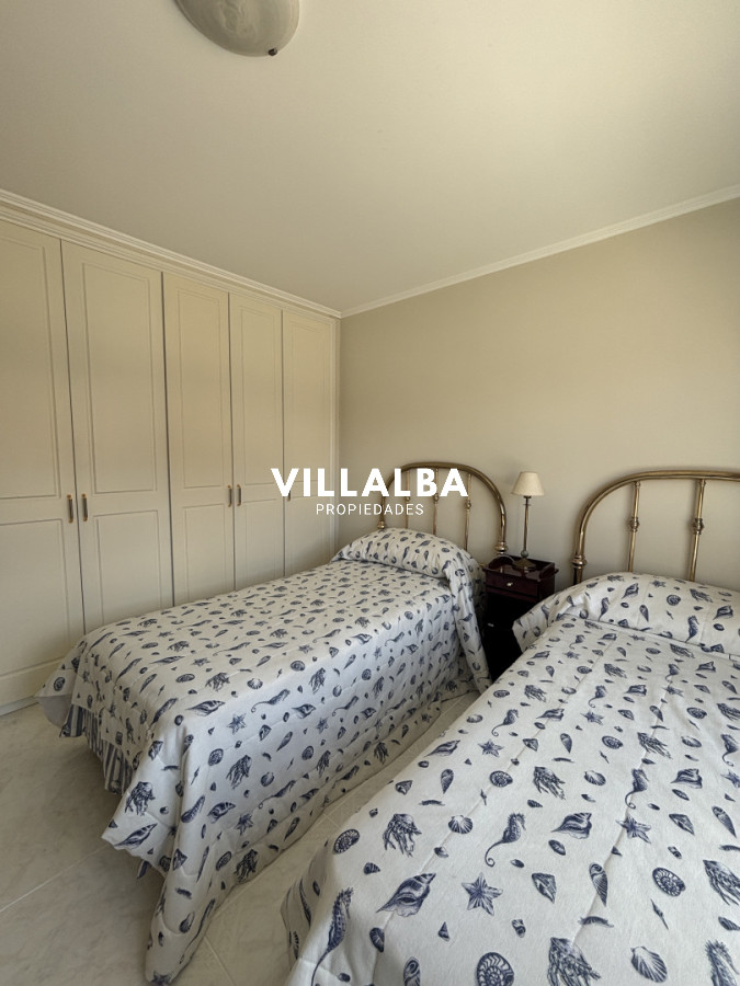 Apartamento ID.4305 - CORAL TOWER VENTA DE APARTAMENTO DE 3 SUITES + DEPENENDECNIA PLAYA MANSA PUNTA DEL ESTE