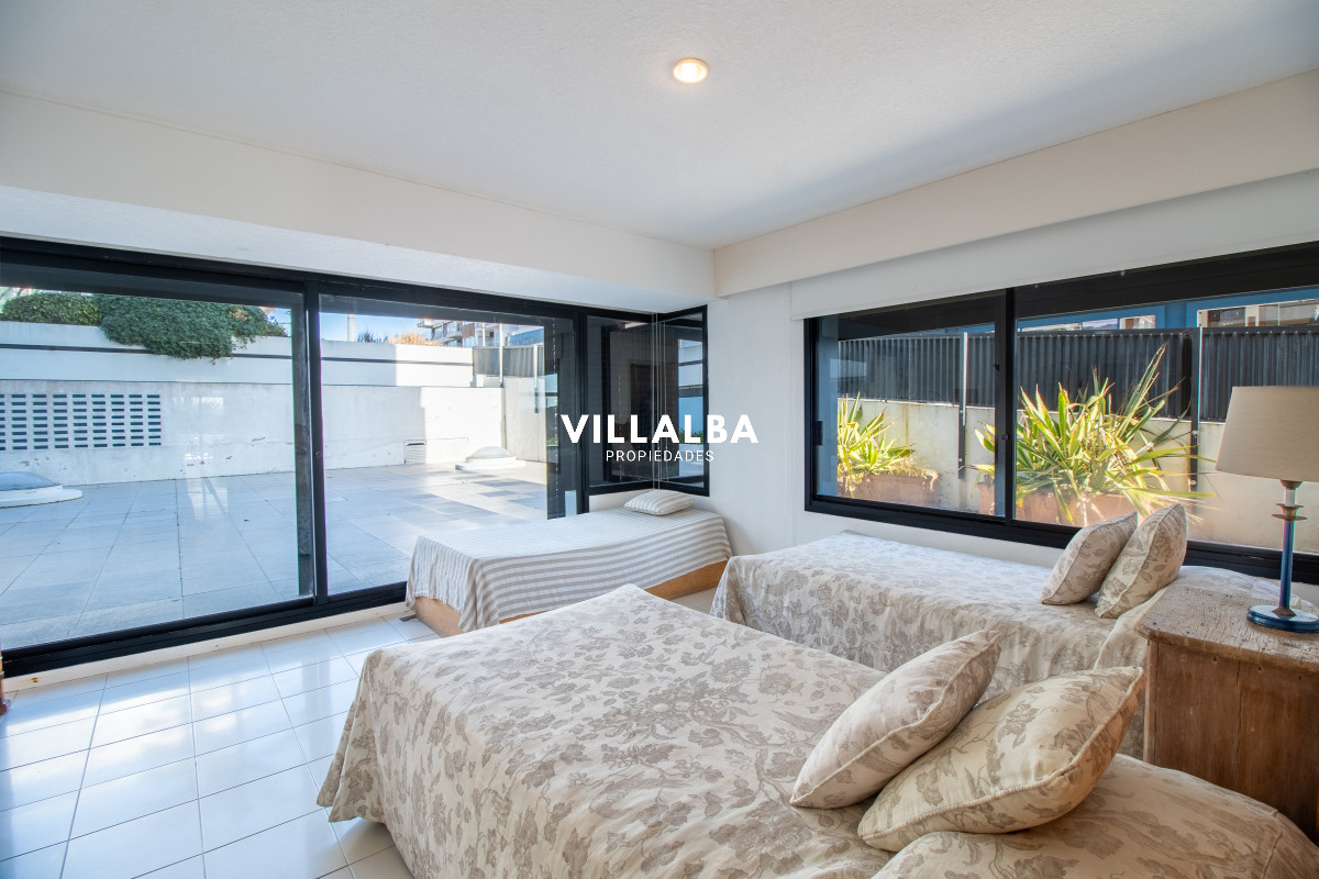 Apartamento ID.3625 - Apartamento en venta, Peninsula, Punta del Este, 3 Dormitorios.