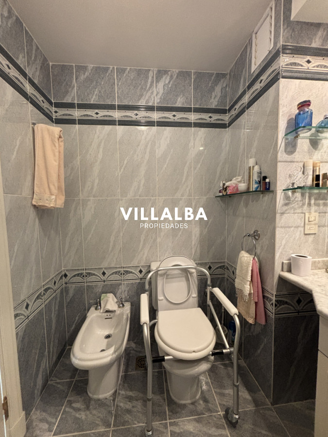 Apartamento ID.4305 - CORAL TOWER VENTA DE APARTAMENTO DE 3 SUITES + DEPENENDECNIA PLAYA MANSA PUNTA DEL ESTE