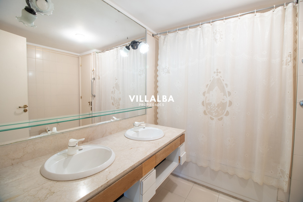 Apartamento ID.3625 - Apartamento en venta, Peninsula, Punta del Este, 3 Dormitorios.