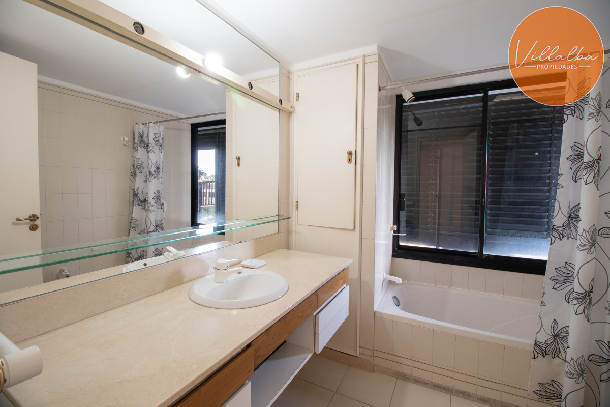 Apartamento ID.3625 - Apartamento en venta, Peninsula, Punta del Este, 3 Dormitorios.