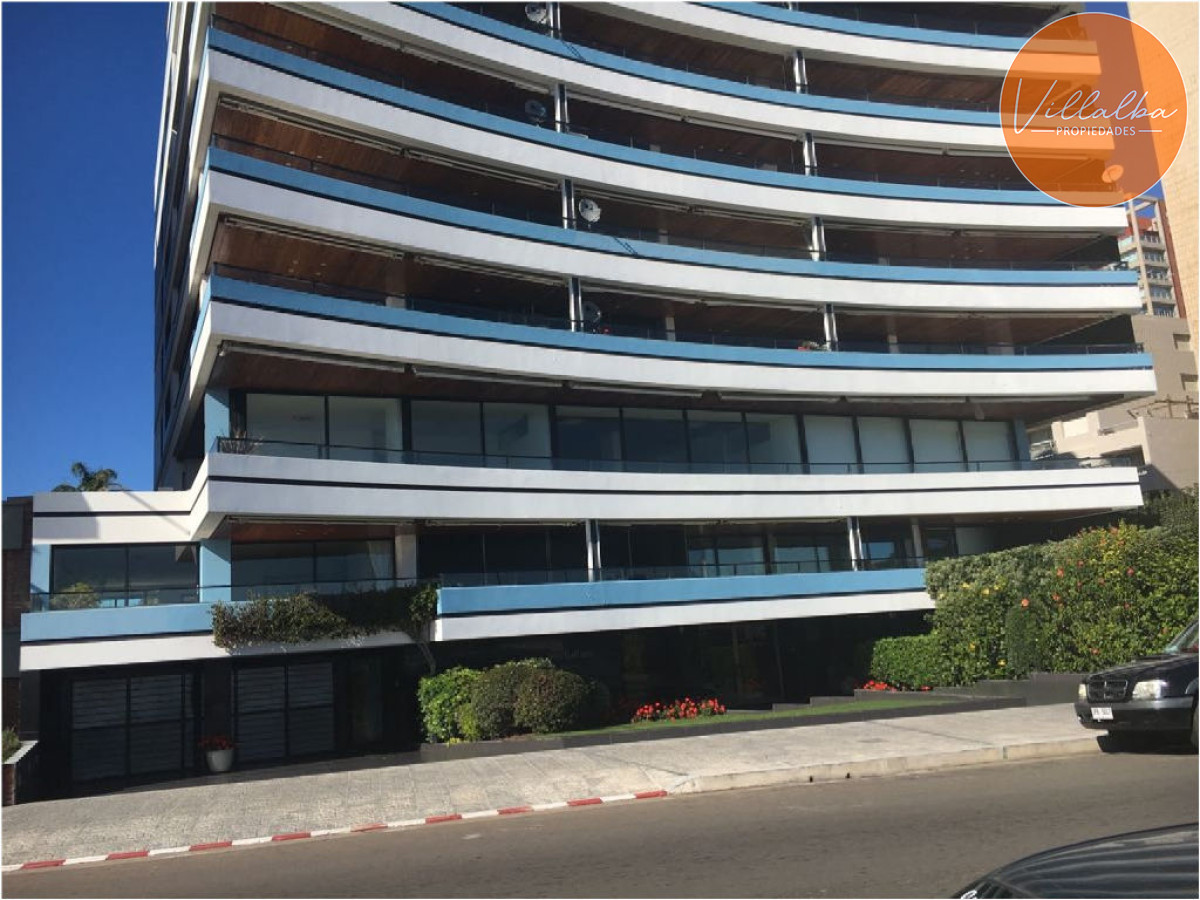 Apartamento ID.3628 - Apartamento en Venta y Alquiler, Peninsula, Punta del Este, 3 Dormitorios.
