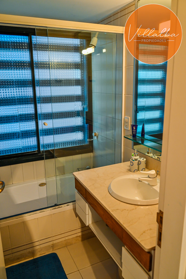 Apartamento ID.3628 - Apartamento en Venta y Alquiler, Peninsula, Punta del Este, 3 Dormitorios.