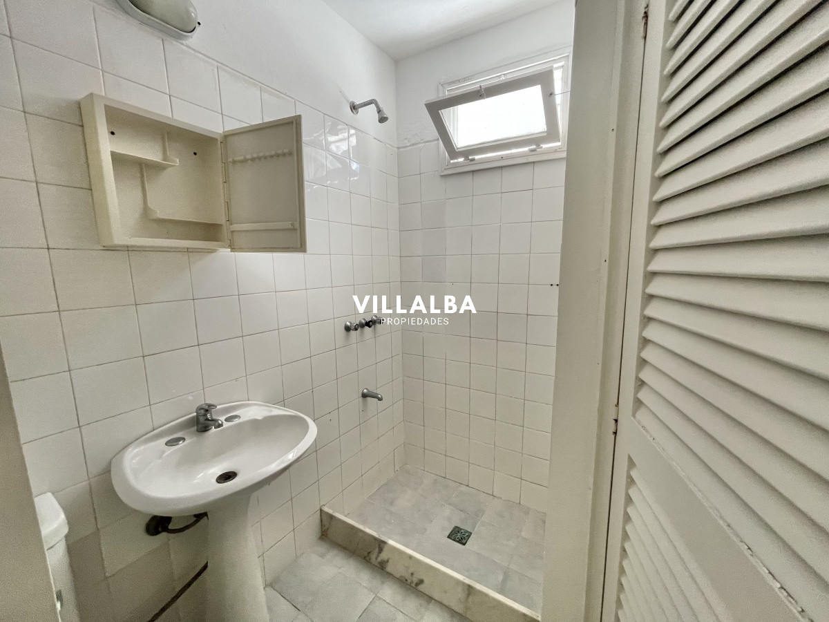 Apartamento ID.1943 - VENTA DE HERMOSA CASA DE 4 DORMITORIOS EN LUGANO PUNTA DEL ESTE 