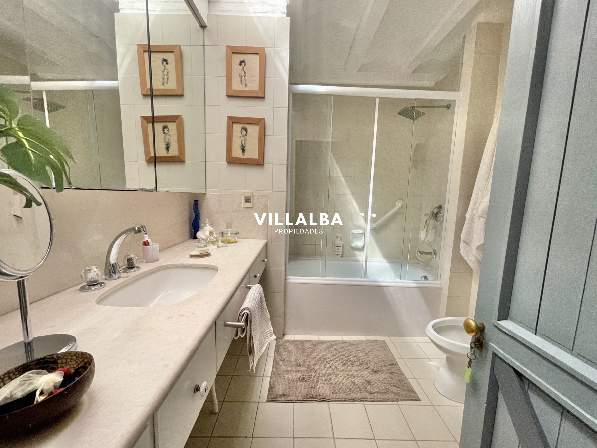 Apartamento ID.4517 - VENTA DE CASA DE 3 DORMITORIOS Y SERVICIO EN RINCON DEL INDIO PUNTA DEL ESTE