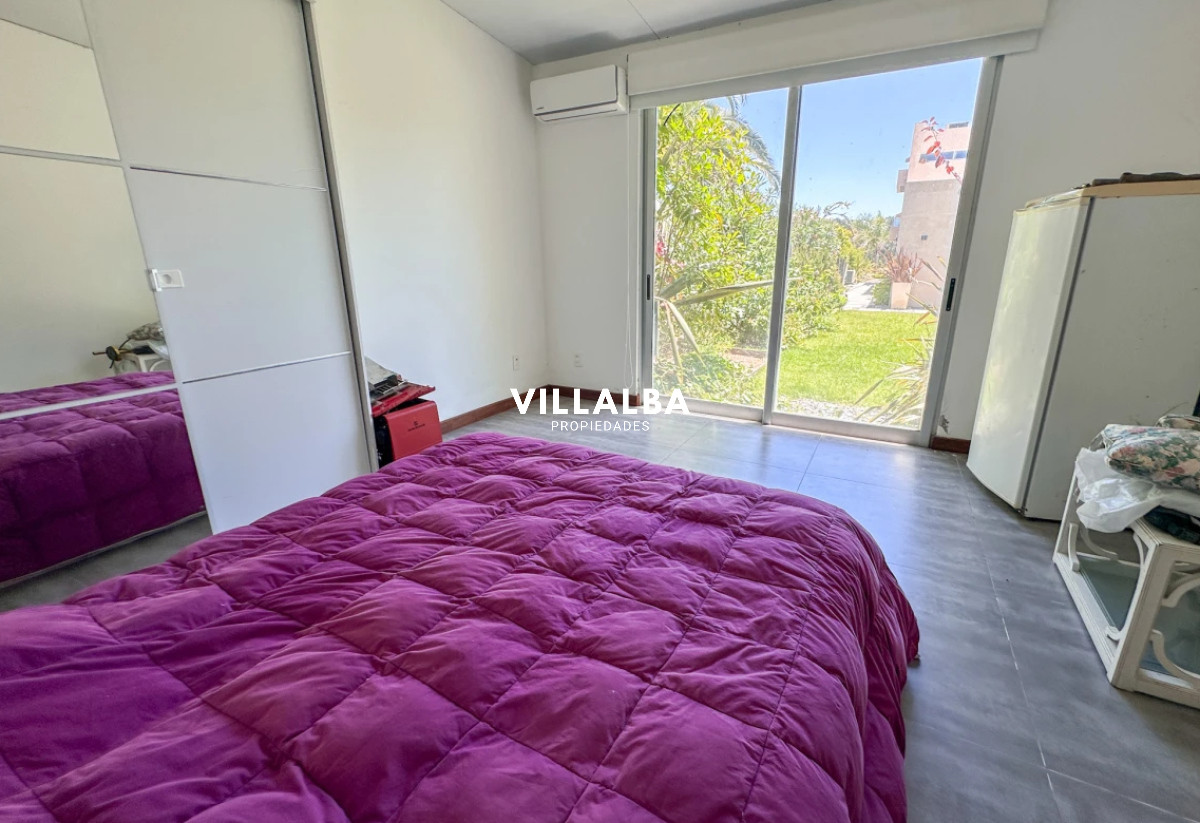 Casa ID.4199 - Casa en venta con 4 dormitorios frente a Laguna del Diario, Punta del Este, Maldonado