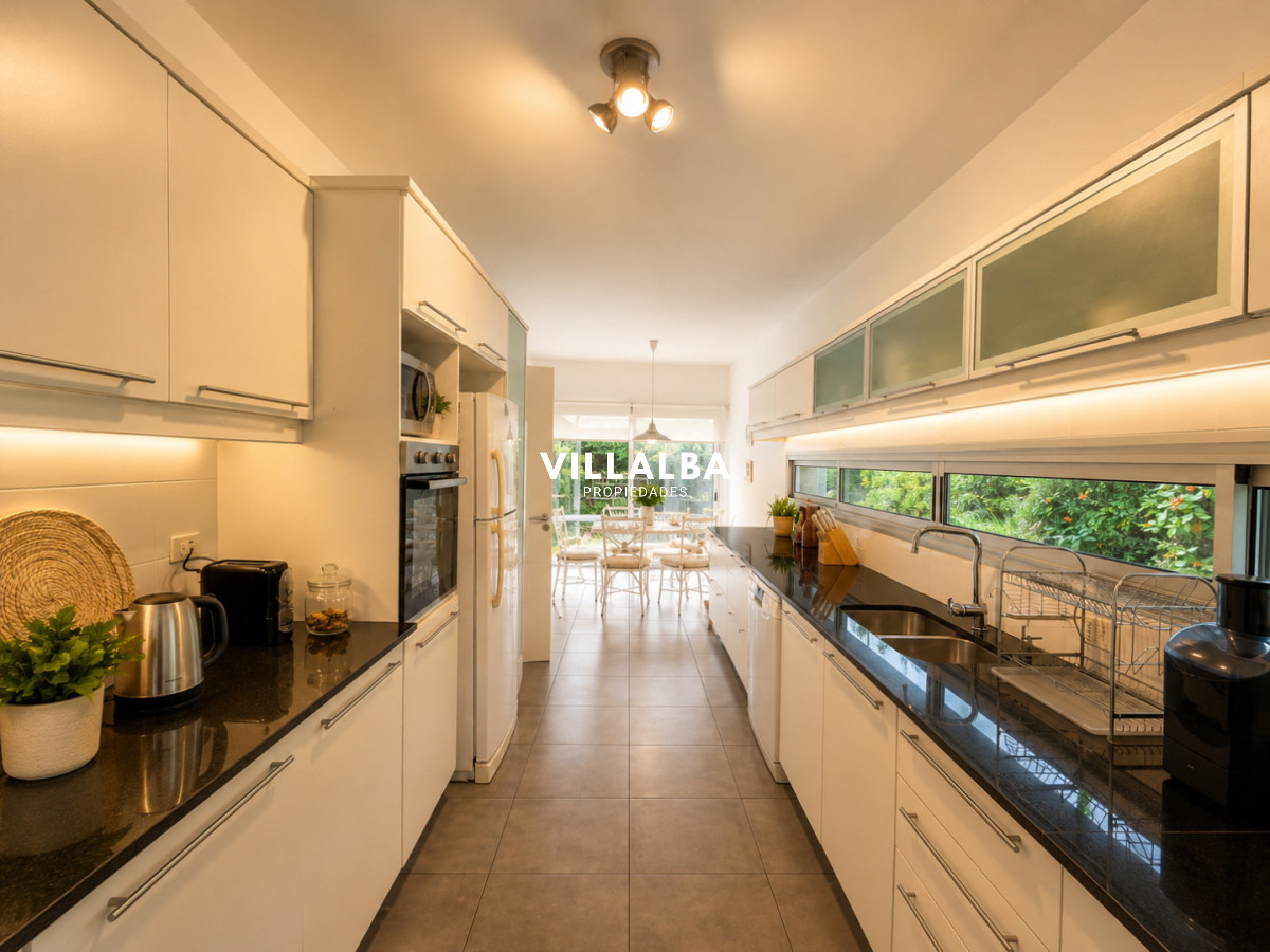 Casa ID.4636 - Casa en Venta en La Arbolada - Punta del Este