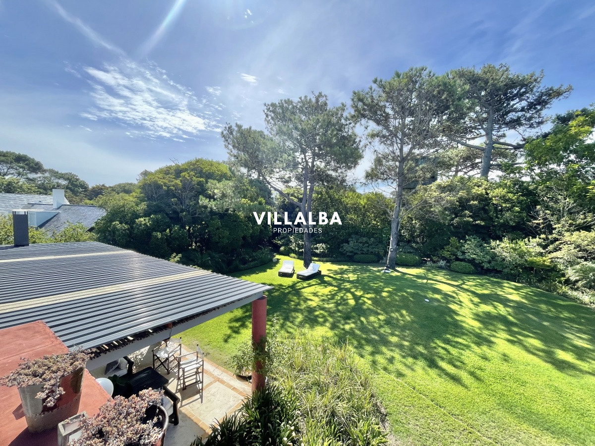 Apartamento ID.4517 - VENTA DE CASA DE 3 DORMITORIOS Y SERVICIO EN RINCON DEL INDIO PUNTA DEL ESTE