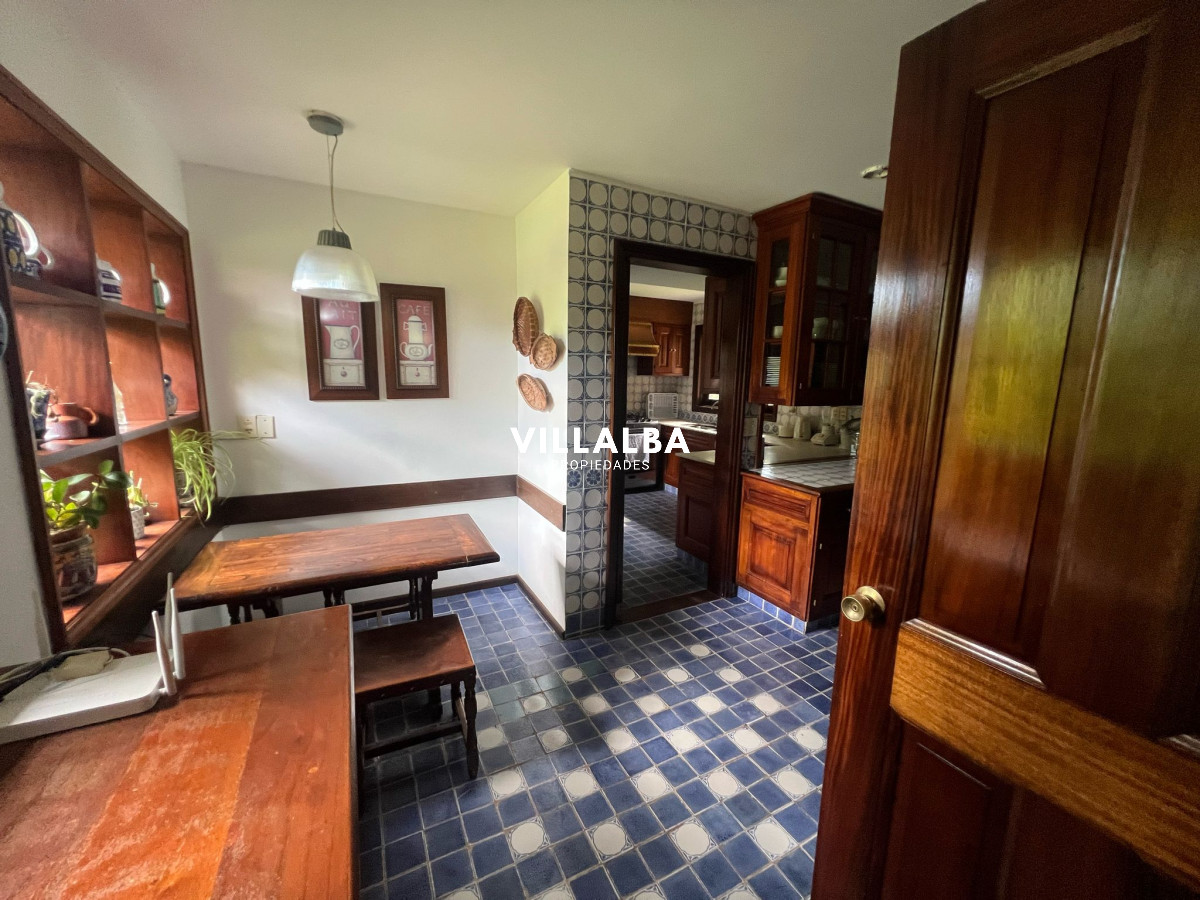 Casa ID.4518 - Exclusiva Residencia en la Zona Más Prestigiosa de Punta del Este