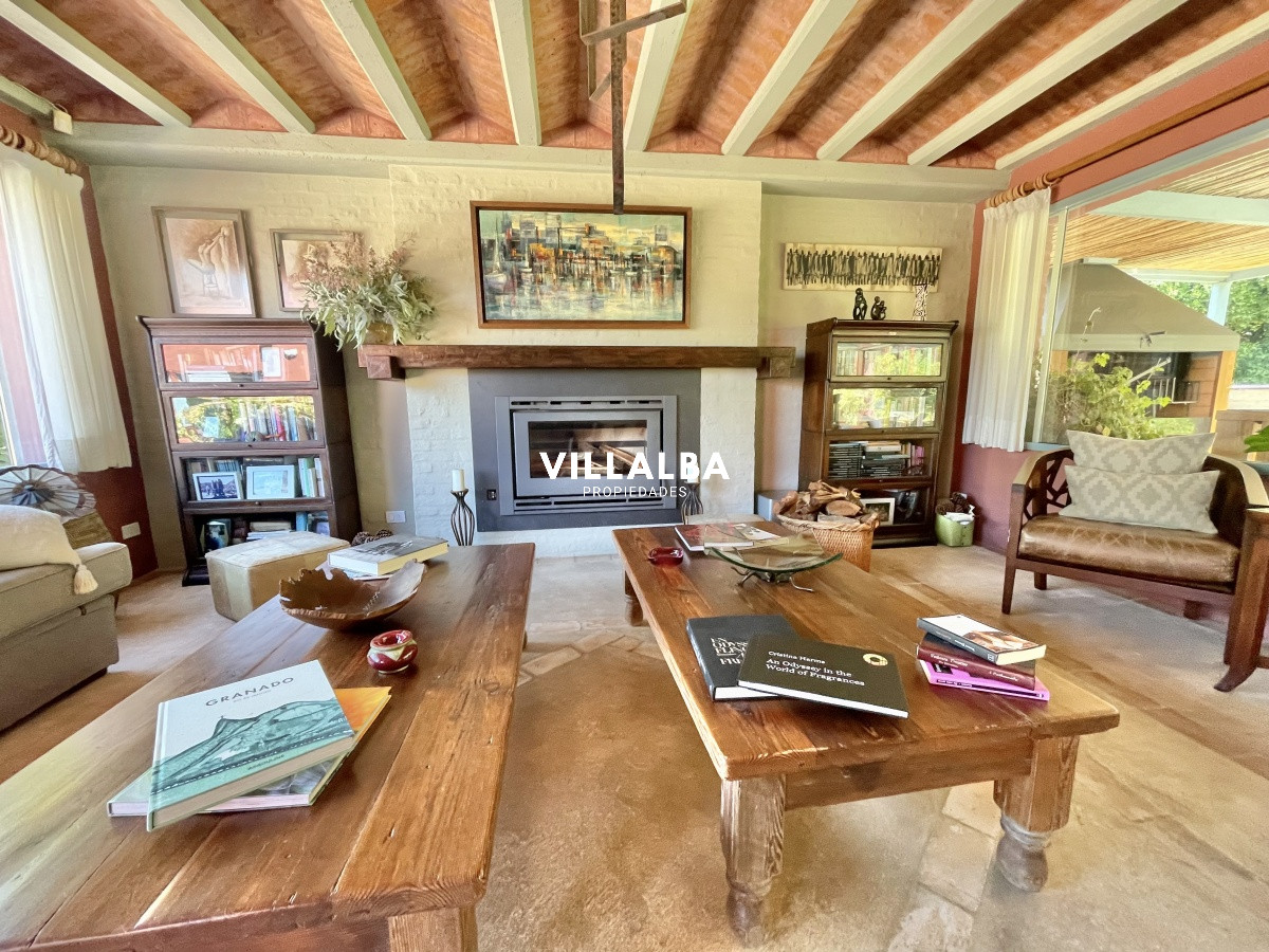 Apartamento ID.4517 - VENTA DE CASA DE 3 DORMITORIOS Y SERVICIO EN RINCON DEL INDIO PUNTA DEL ESTE
