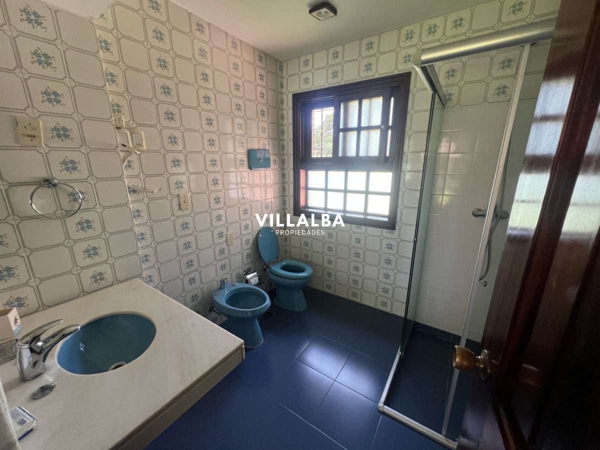 Casa ID.4518 - Exclusiva Residencia en la Zona Más Prestigiosa de Punta del Este