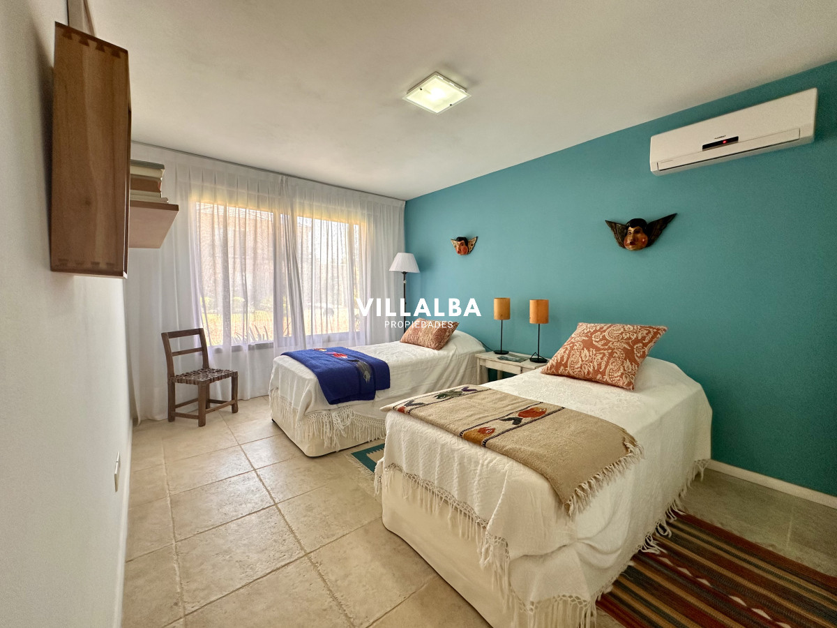 Casa ID.4625 - Casa en venta en barrio privado, Punta del Este