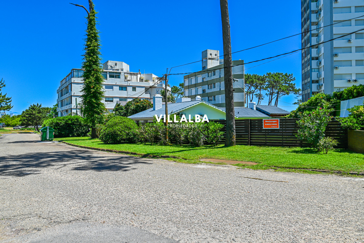 Apartamento ID.3592 - Casa en Venta, Mansa, Punta del Este, 3 Dormitorios.