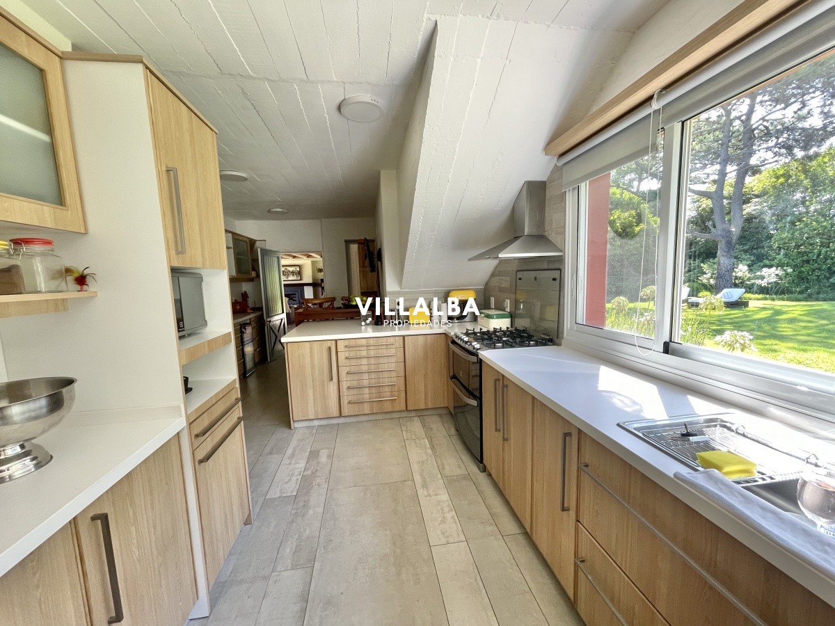 Apartamento ID.4517 - VENTA DE CASA DE 3 DORMITORIOS Y SERVICIO EN RINCON DEL INDIO PUNTA DEL ESTE