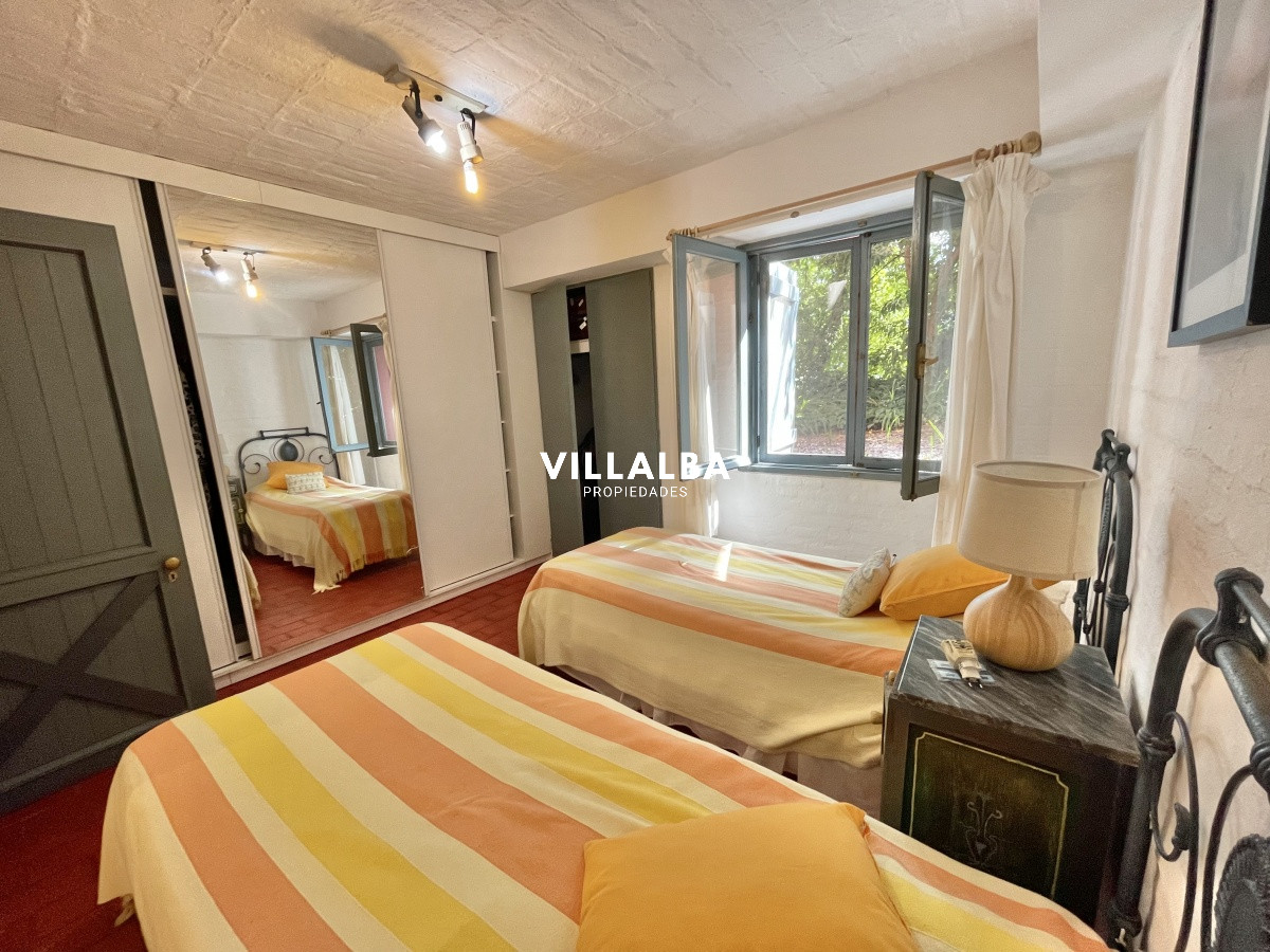 Apartamento ID.4517 - VENTA DE CASA DE 3 DORMITORIOS Y SERVICIO EN RINCON DEL INDIO PUNTA DEL ESTE