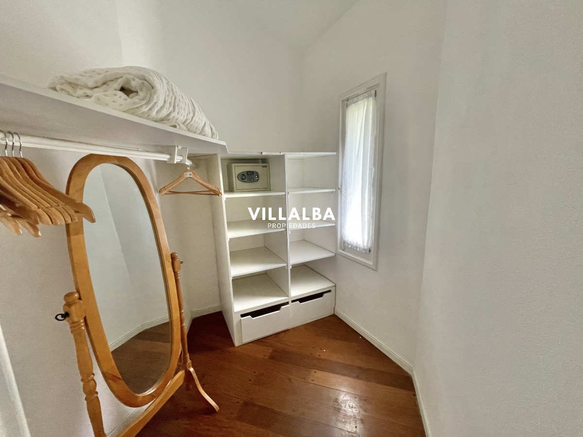 Apartamento ID.1943 - VENTA DE HERMOSA CASA DE 4 DORMITORIOS EN LUGANO PUNTA DEL ESTE 