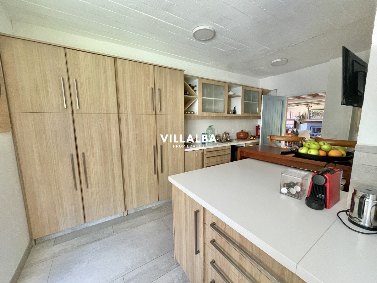 Apartamento ID.4517 - VENTA DE CASA DE 3 DORMITORIOS Y SERVICIO EN RINCON DEL INDIO PUNTA DEL ESTE