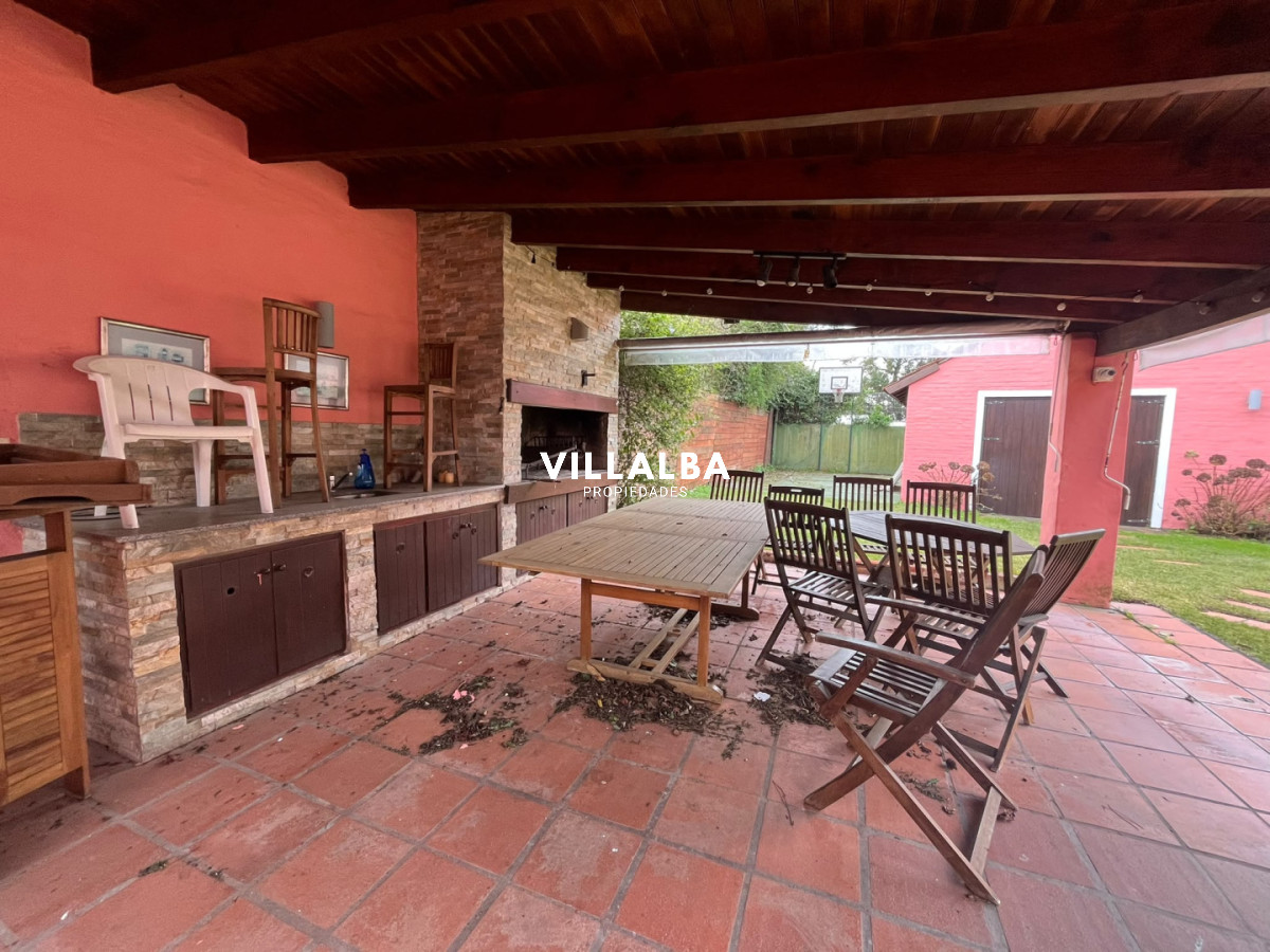 Apartamento ID.4733 - Casa en Alquiler, Pinares, Punta del Este, 4 Dormitorios.
