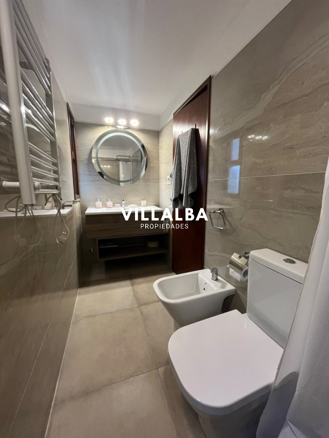 Apartamento ID.4733 - Casa en Alquiler, Pinares, Punta del Este, 4 Dormitorios.