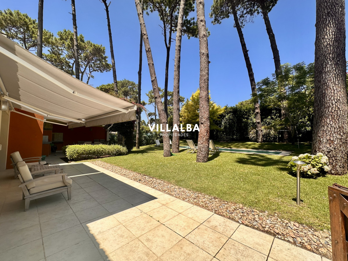 Casa ID.4625 - Casa en venta en barrio privado, Punta del Este