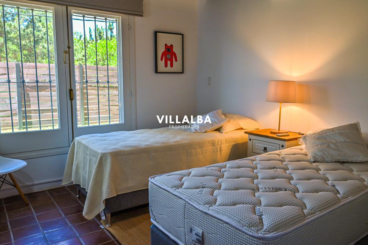 Apartamento ID.3592 - Casa en Venta, Mansa, Punta del Este, 3 Dormitorios.