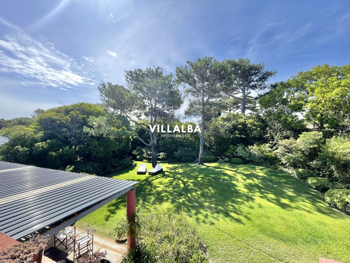 Apartamento ID.4517 - VENTA DE CASA DE 3 DORMITORIOS Y SERVICIO EN RINCON DEL INDIO PUNTA DEL ESTE