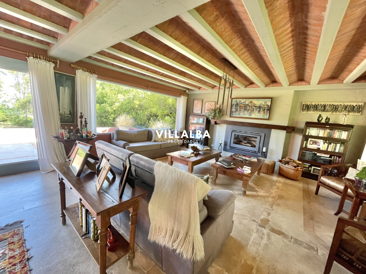 Apartamento ID.4517 - VENTA DE CASA DE 3 DORMITORIOS Y SERVICIO EN RINCON DEL INDIO PUNTA DEL ESTE