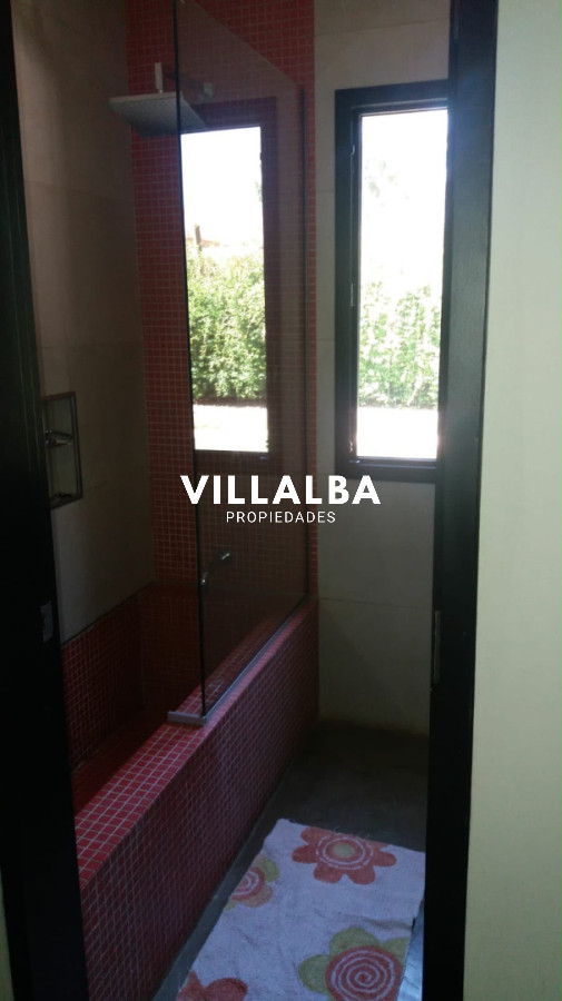 Casa ID.4637 - Casa en La Arbolada - Punta del Este
