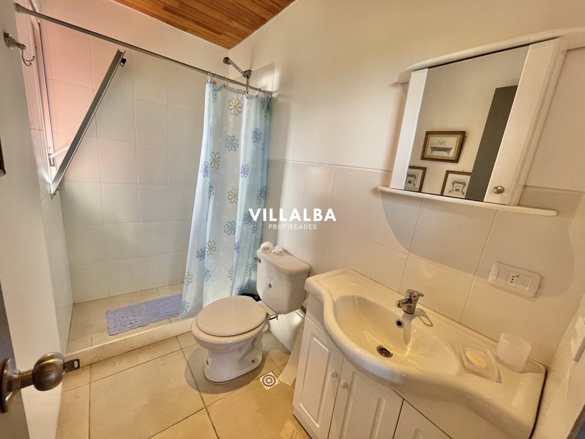 Apartamento ID.4517 - VENTA DE CASA DE 3 DORMITORIOS Y SERVICIO EN RINCON DEL INDIO PUNTA DEL ESTE