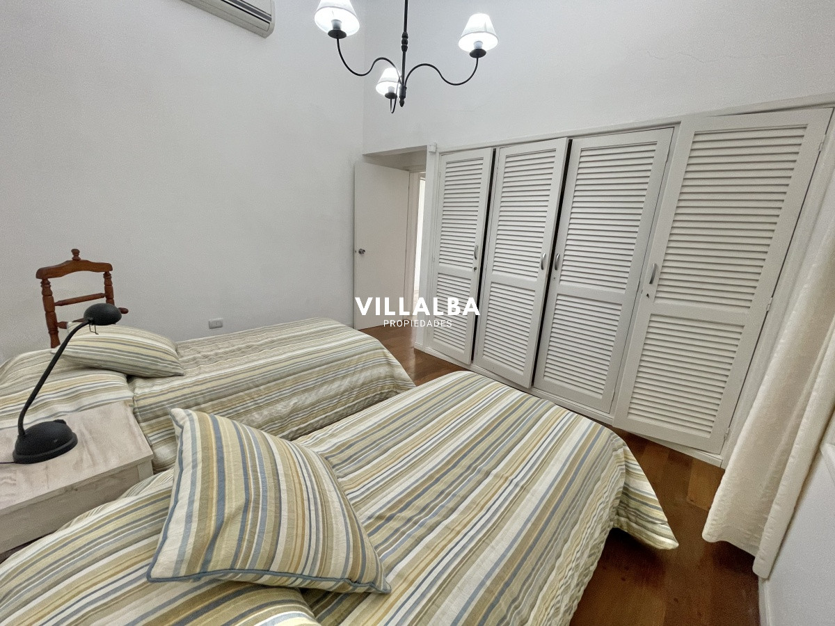 Apartamento ID.1943 - VENTA DE HERMOSA CASA DE 4 DORMITORIOS EN LUGANO PUNTA DEL ESTE 