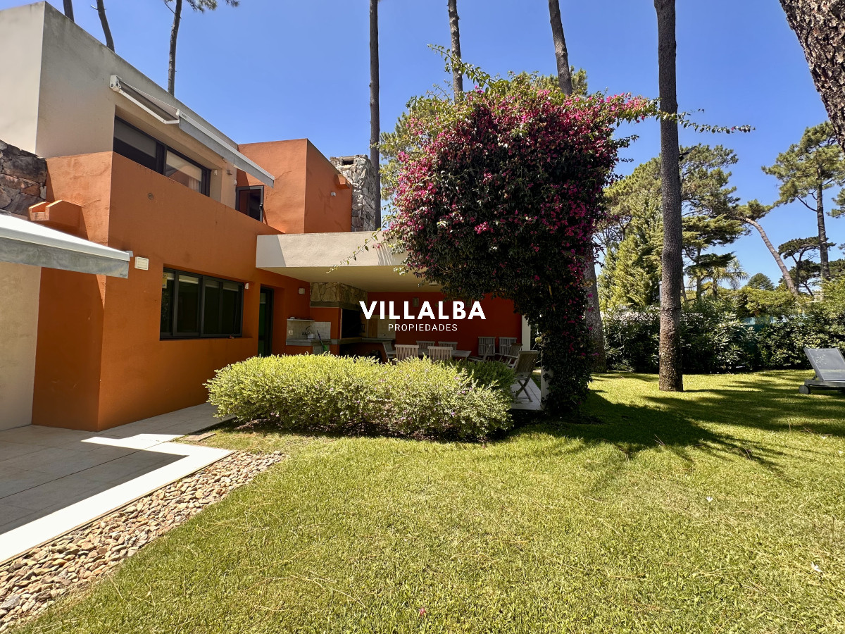 Casa ID.4625 - Casa en venta en barrio privado, Punta del Este