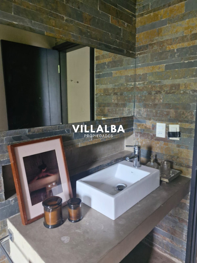 Casa ID.4637 - Casa en La Arbolada - Punta del Este