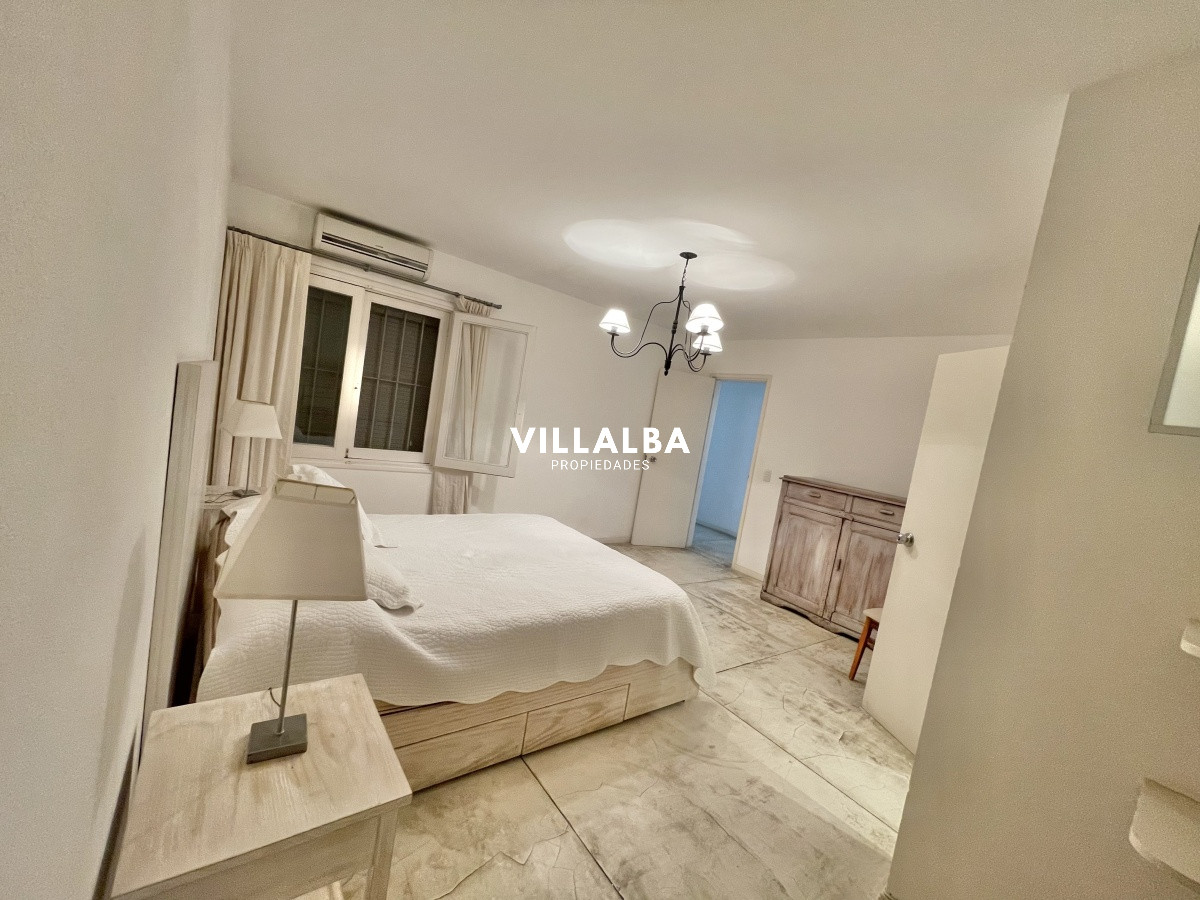Apartamento ID.1943 - VENTA DE HERMOSA CASA DE 4 DORMITORIOS EN LUGANO PUNTA DEL ESTE 