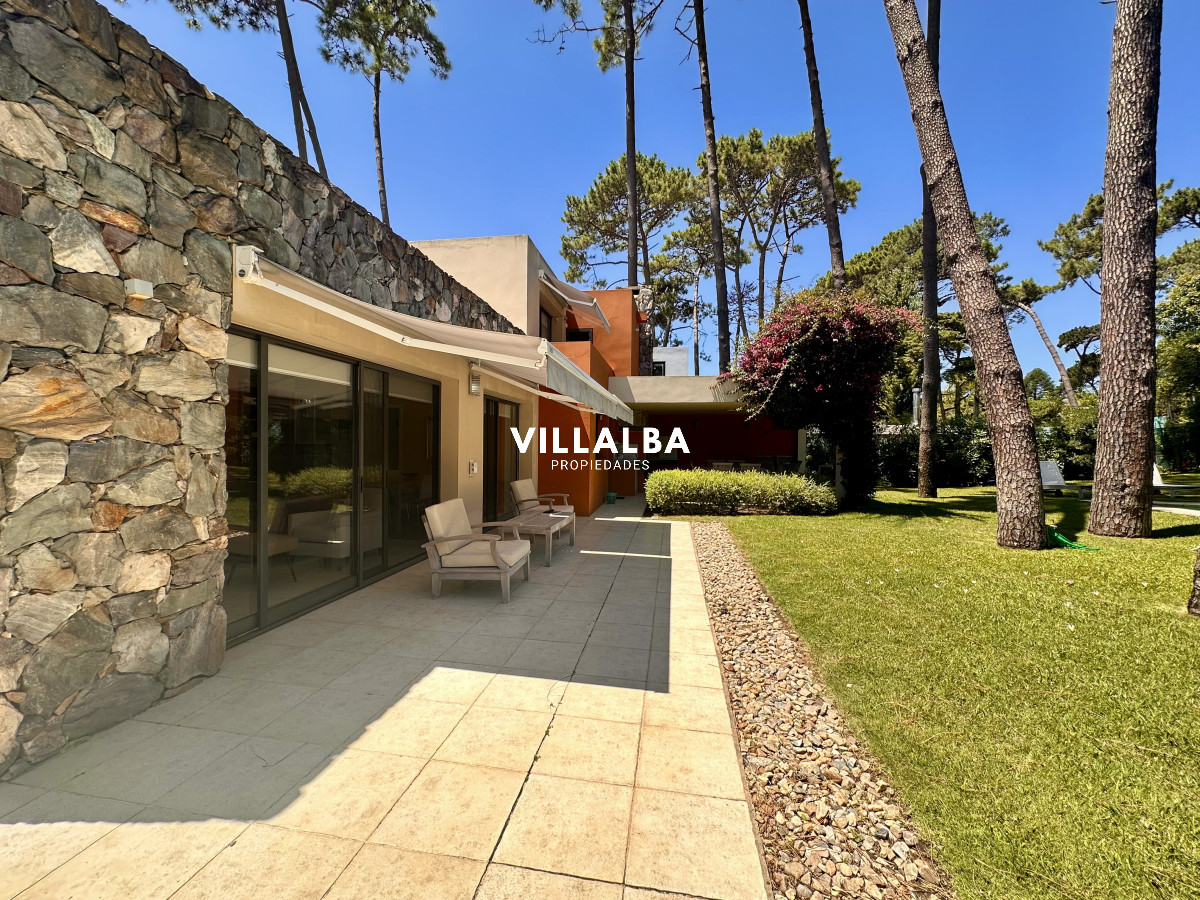 Casa ID.4625 - Casa en venta en barrio privado, Punta del Este