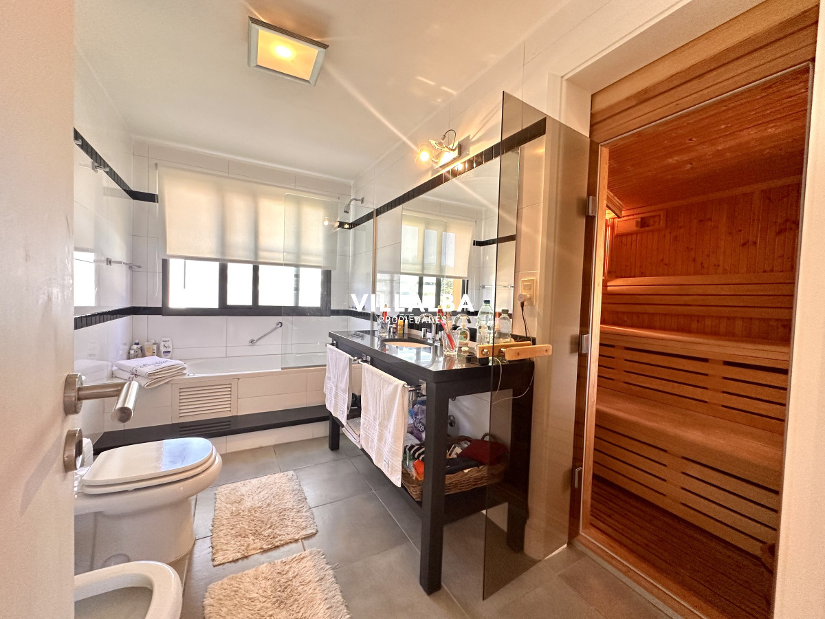 Casa ID.4625 - Casa en venta en barrio privado, Punta del Este