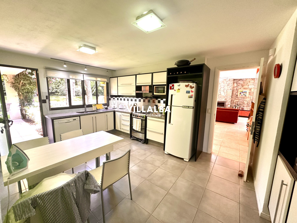 Casa ID.4625 - Casa en venta en barrio privado, Punta del Este