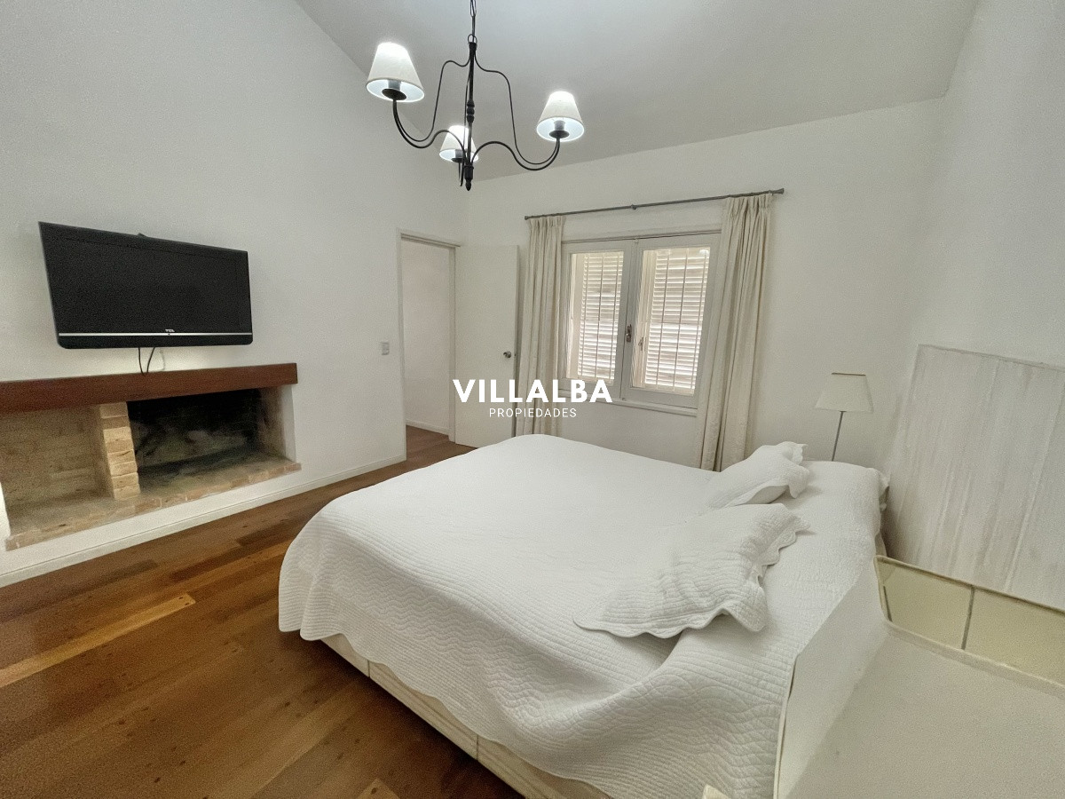 Apartamento ID.1943 - VENTA DE HERMOSA CASA DE 4 DORMITORIOS EN LUGANO PUNTA DEL ESTE 