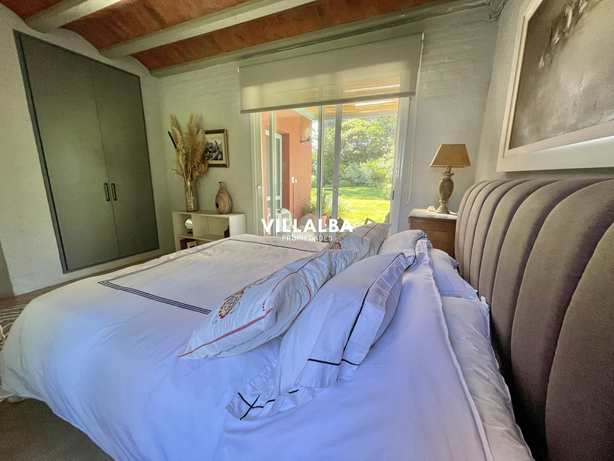 Apartamento ID.4517 - VENTA DE CASA DE 3 DORMITORIOS Y SERVICIO EN RINCON DEL INDIO PUNTA DEL ESTE