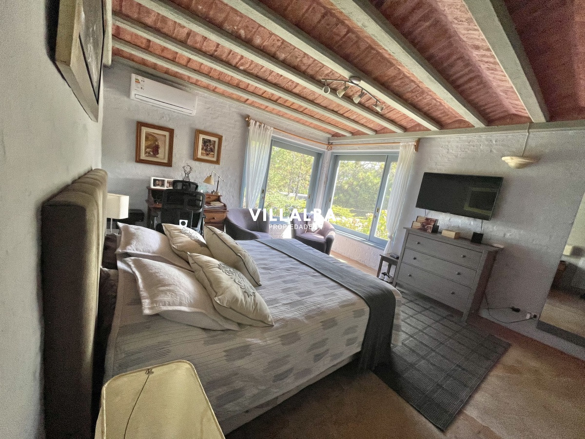 Apartamento ID.4517 - VENTA DE CASA DE 3 DORMITORIOS Y SERVICIO EN RINCON DEL INDIO PUNTA DEL ESTE
