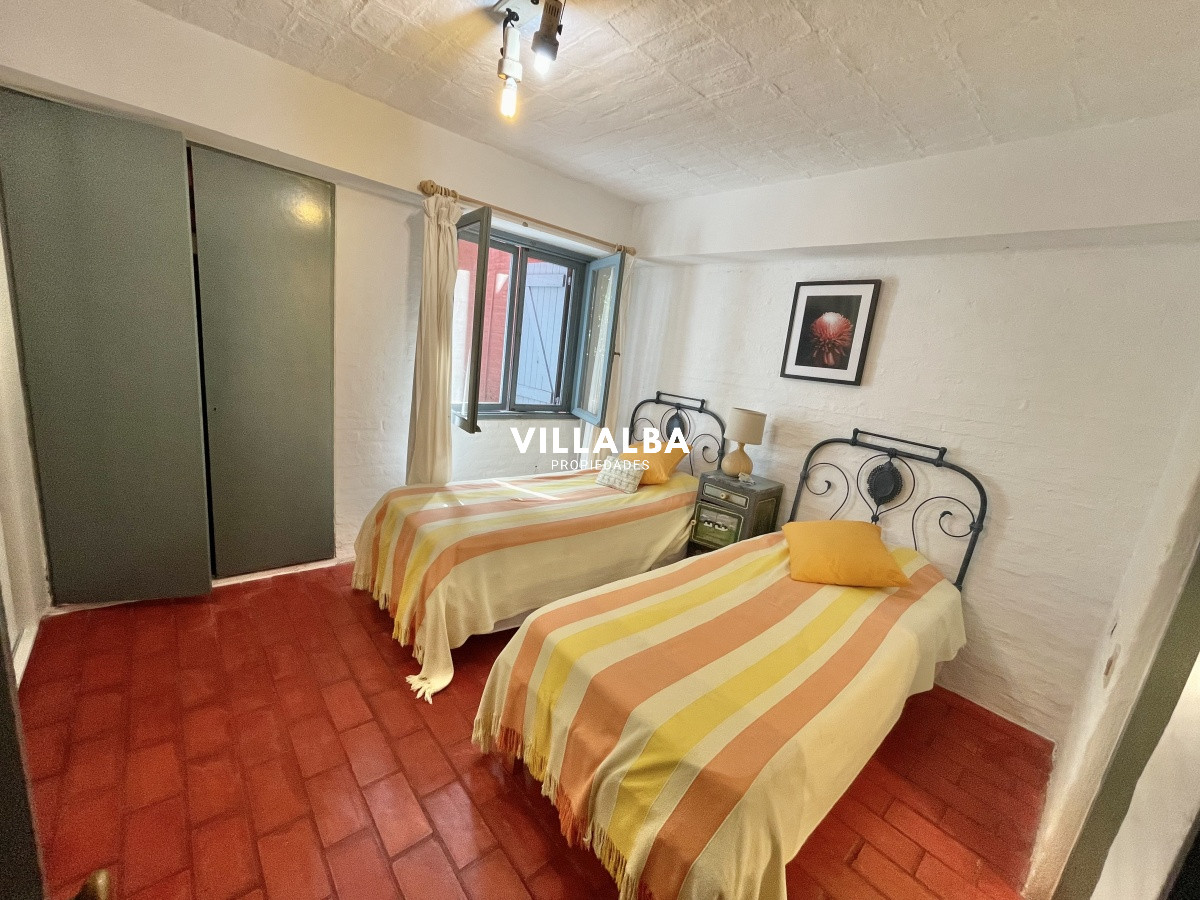 Apartamento ID.4517 - VENTA DE CASA DE 3 DORMITORIOS Y SERVICIO EN RINCON DEL INDIO PUNTA DEL ESTE