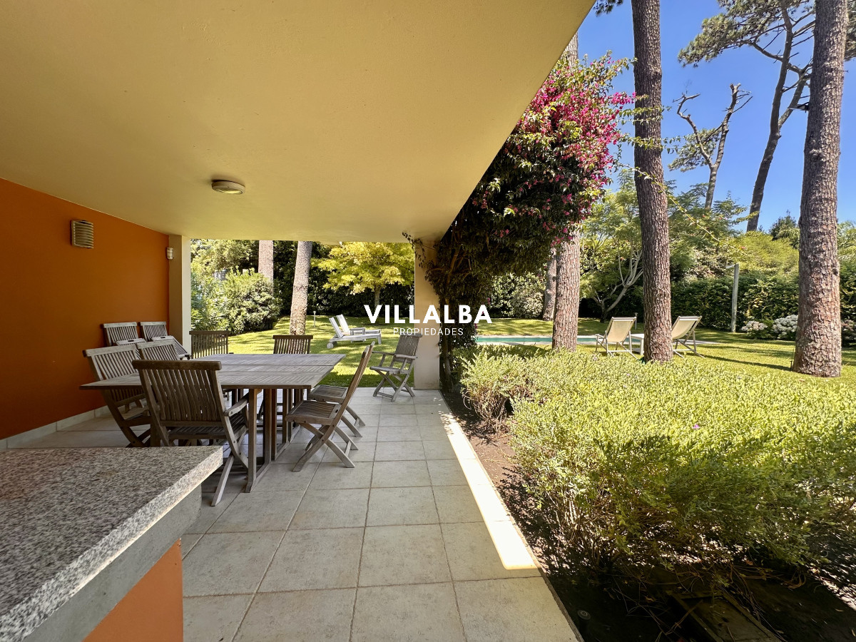 Casa ID.4625 - Casa en venta en barrio privado, Punta del Este