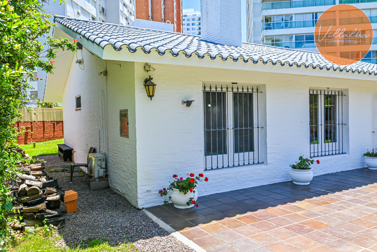 Apartamento ID.3592 - Casa en Venta, Mansa, Punta del Este, 3 Dormitorios.