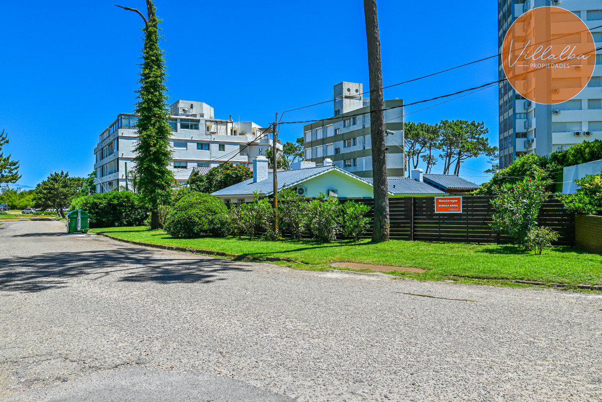 Apartamento ID.3592 - Casa en Venta, Mansa, Punta del Este, 3 Dormitorios.