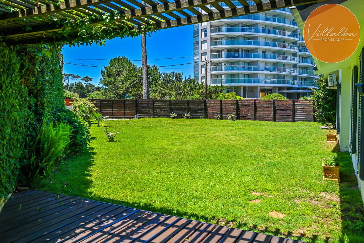 Apartamento ID.3592 - Casa en Venta, Mansa, Punta del Este, 3 Dormitorios.
