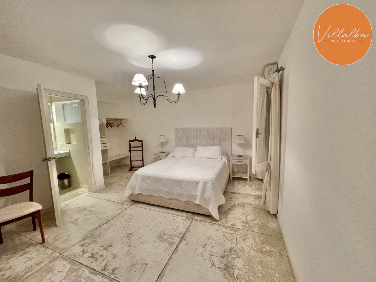 Casa ID.1943 - VENTA DE HERMOSA CASA DE 4 DORMITORIOS EN LUGANO PUNTA DEL ESTE 