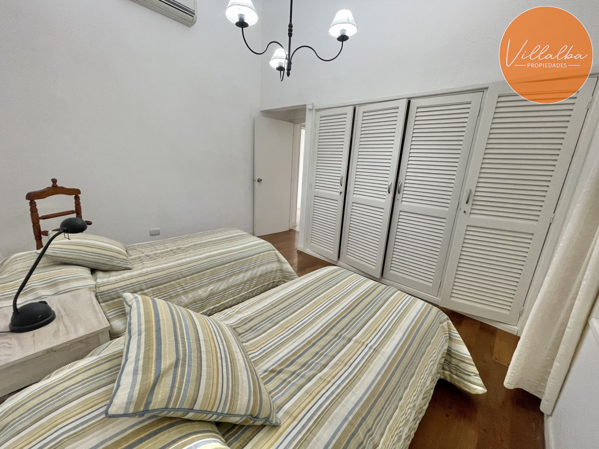 Casa ID.1943 - VENTA DE HERMOSA CASA DE 4 DORMITORIOS EN LUGANO PUNTA DEL ESTE 