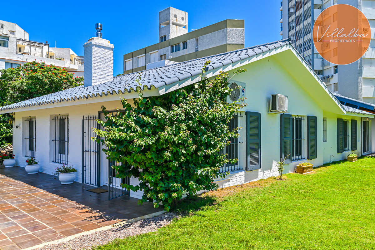 Apartamento ID.3592 - Casa en Venta, Mansa, Punta del Este, 3 Dormitorios.