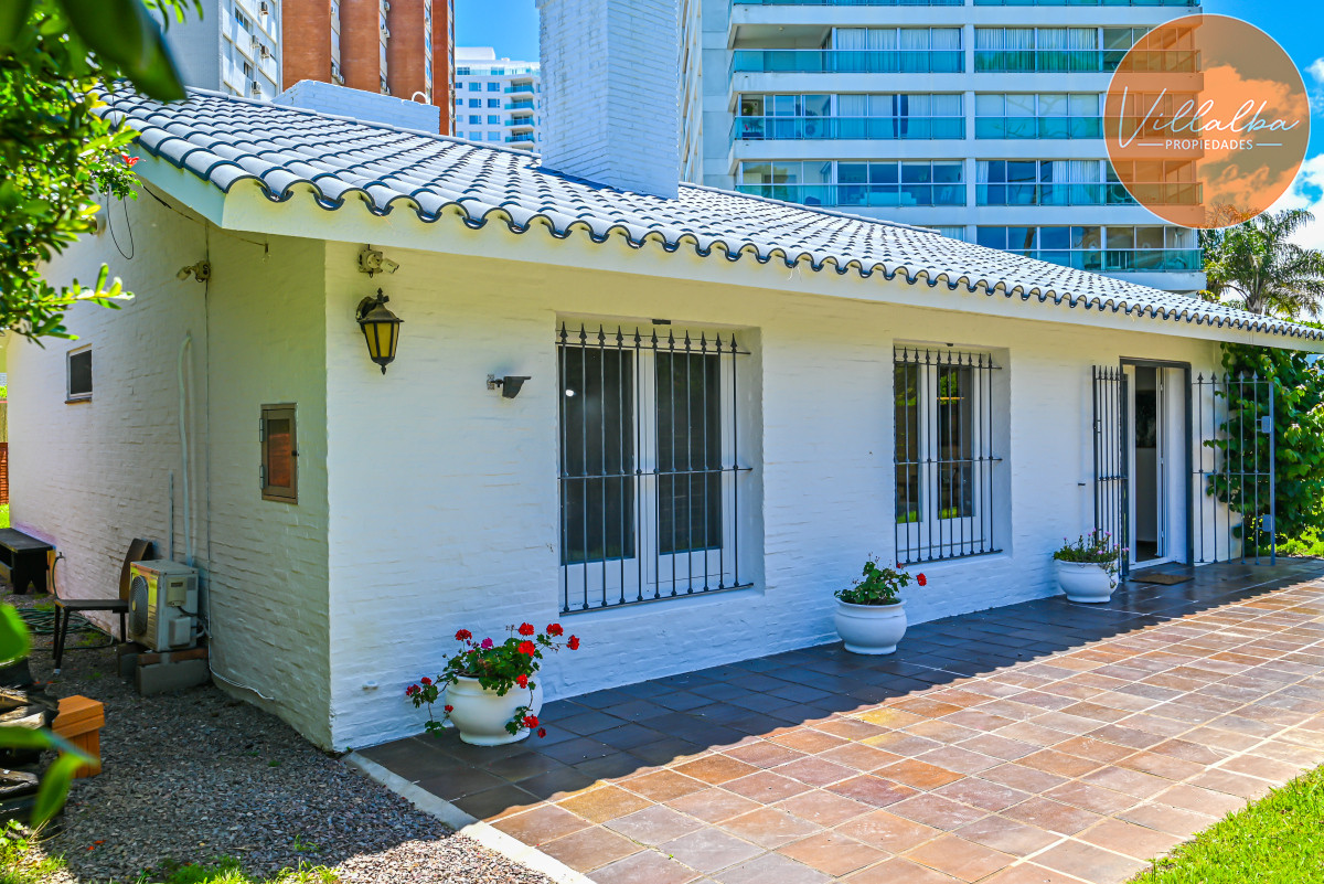 Apartamento ID.3592 - Casa en Venta, Mansa, Punta del Este, 3 Dormitorios.