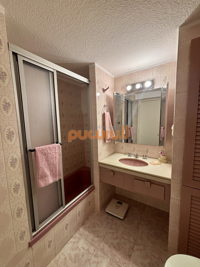 Apartamento ID.2454 - Apartamento en Venta y Alquiler, Peninsula, Punta del Este, 2 Dormitorios.