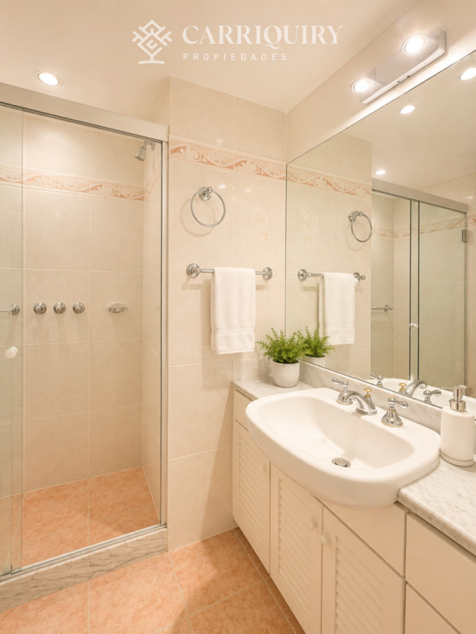 Apartamento ID.10303 - Amplio Apartamento de 3 dormitorios en Mansa, Punta del Este